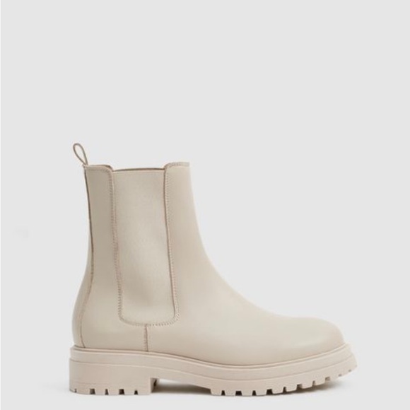 Reiss Shoes - NWOB REISS Thea Chelsea Boots in Soft Camel Size 6
